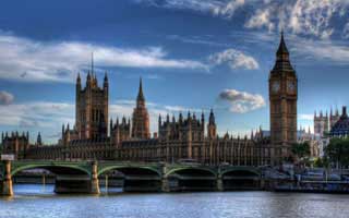 MotoGP出现反常：开云评论区里汉密尔顿的无线电像临时起意？